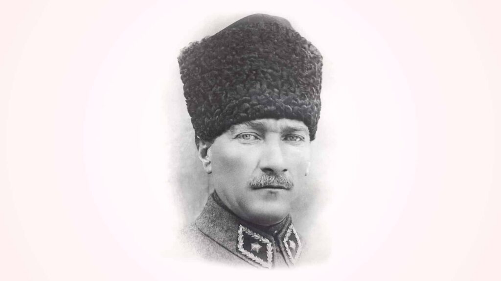 Devletimizin kurucusu, başöğretmenimiz Atatürk’ü minnet, rahmet ve Fatiha’larla anıyoruz.